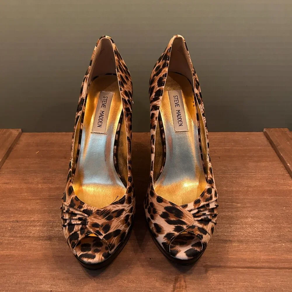 Steve Madden Womens Animal Print 4.5